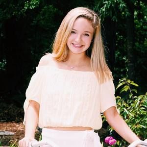 Meet your Posher, Caroline